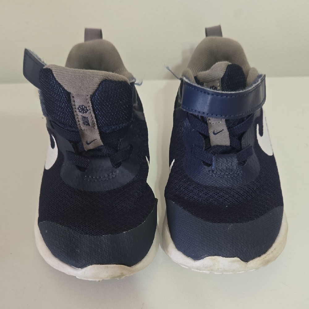 Nike Kids Dark Blue and Gray Sneakers